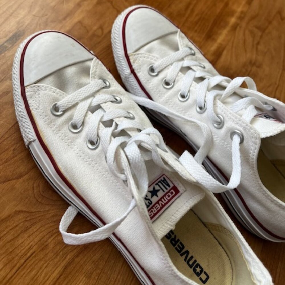 Classic White Low-Top Canvas Sneakers with Red Trim - Picture 3 of 5